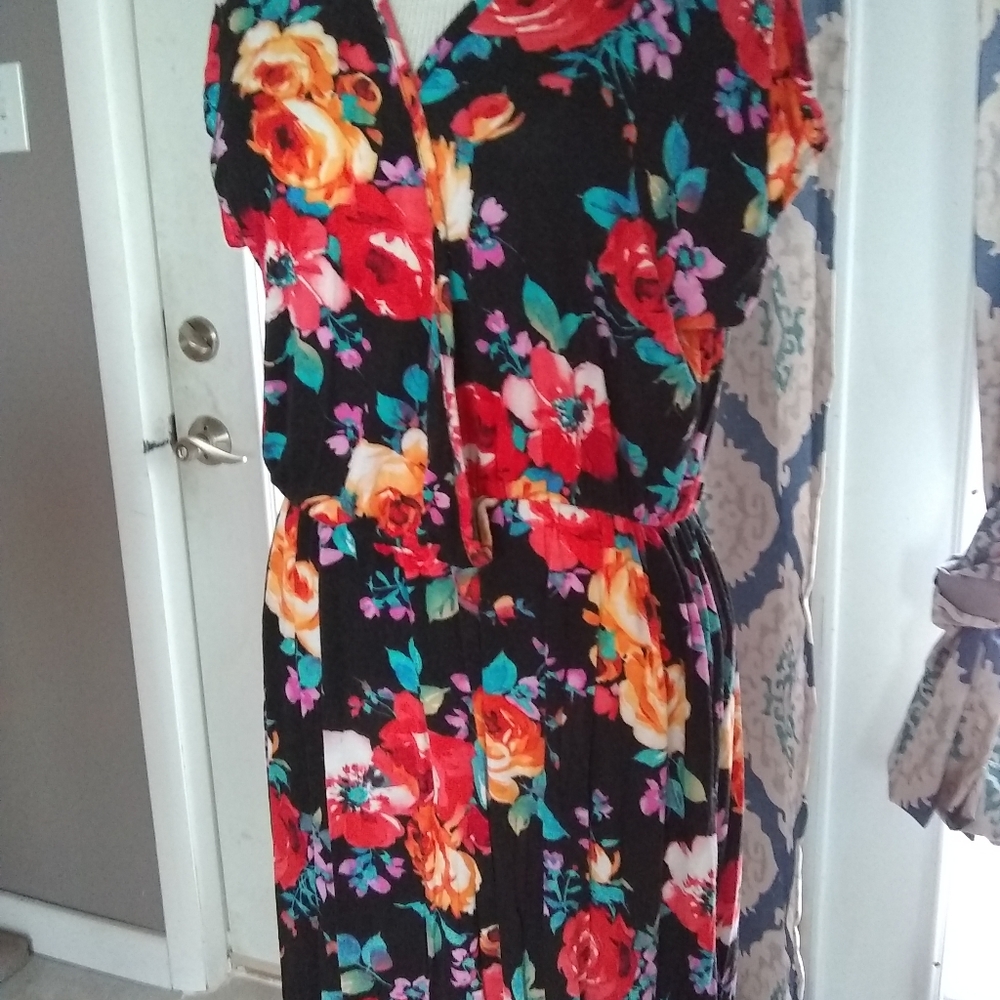 Floral Maxi Dress - Black and Red